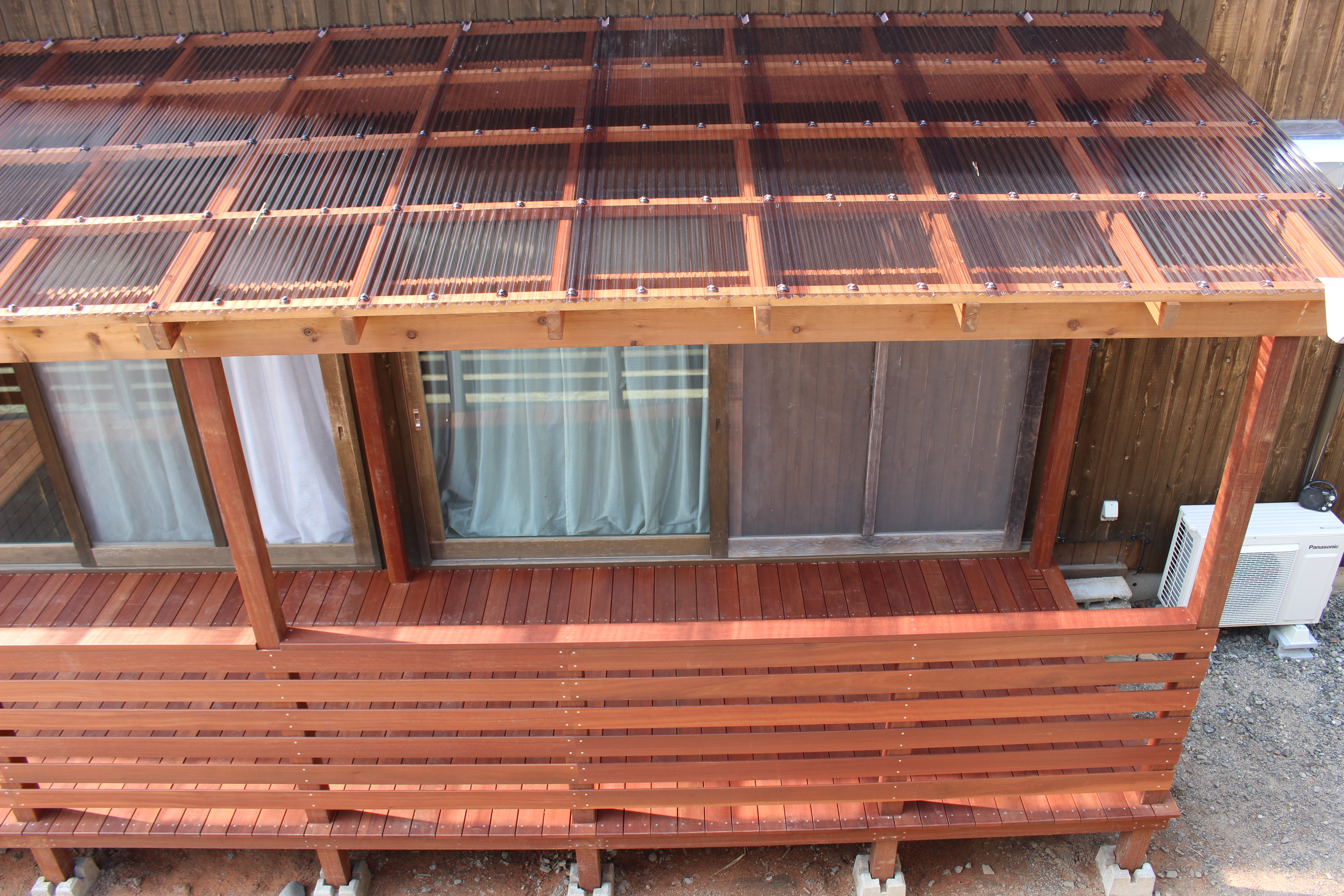 アマゾンジャラ ｗｒｃ製パーゴラ屋根付きウッドデッキ完成致しました 施工例717 ウッドデッキ用木材の専門店木工ランド