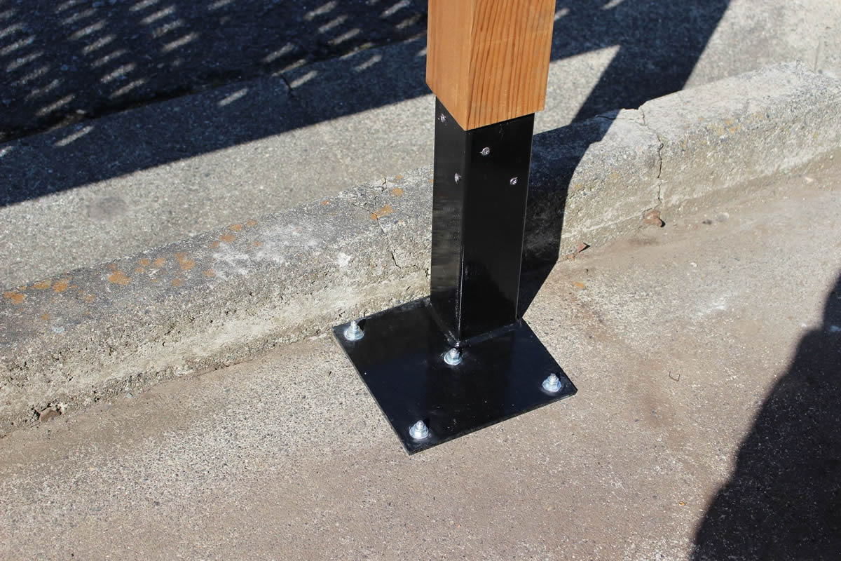 ウエスタンレッドシダー プロエリート オリジナル4×4支柱金具付ポスト | ウッドデッキ用木材の専門店木工ランド